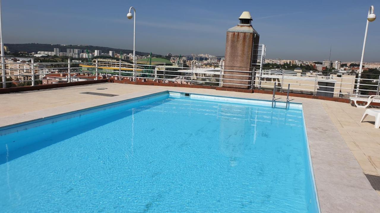 Apart Lisbon Pool Metro Garage ภายนอก รูปภาพ